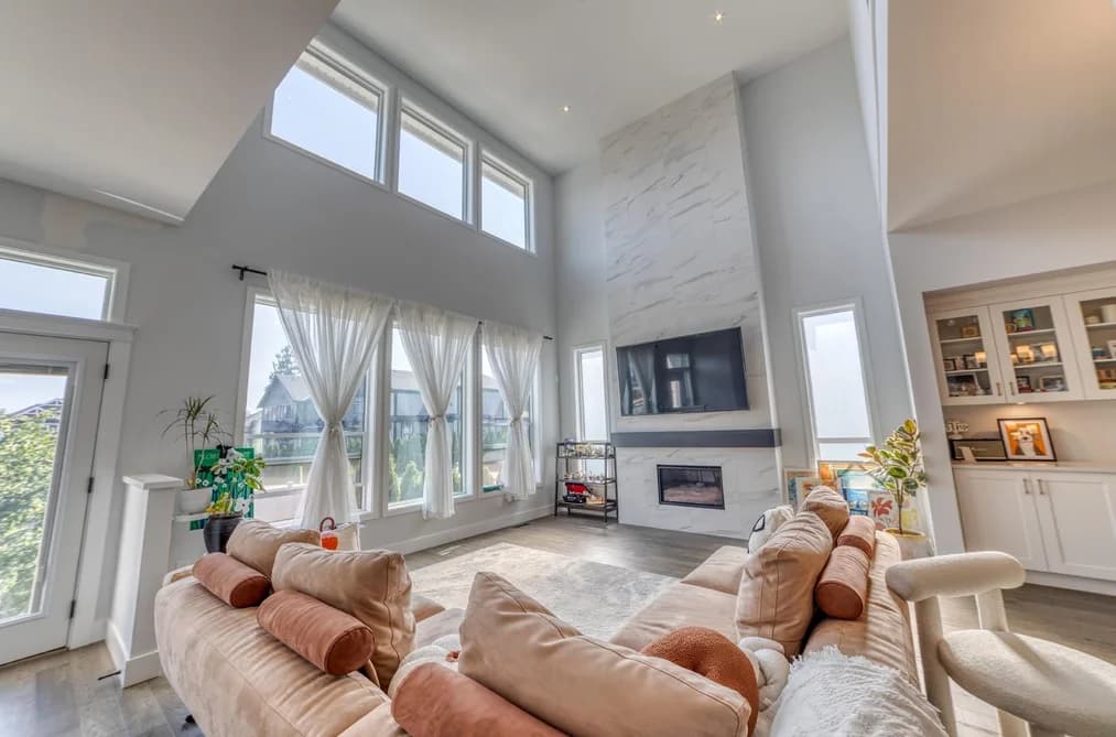16568 104 AVENUE, Surrey, BC — Residential for Sale - Photo 2