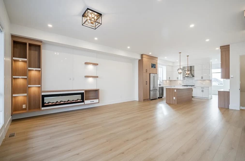 16685 16 AVENUE, Surrey, BC — Residential for Sale - Photo 2