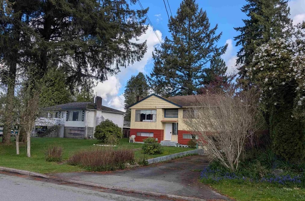1681 SMITH AVENUE, Coquitlam, BC — Residential for Sale - Photo 2