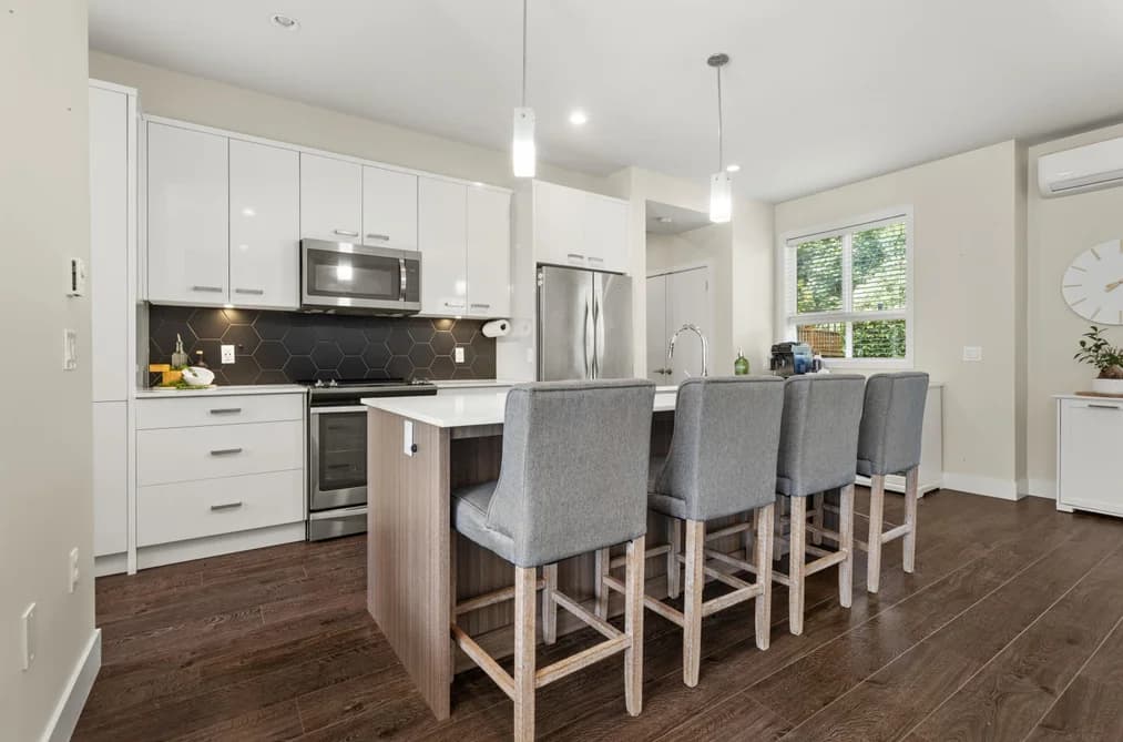 17 1968 NORTH PARALLEL ROAD, Abbotsford, BC — Residential for Sale - Photo 2