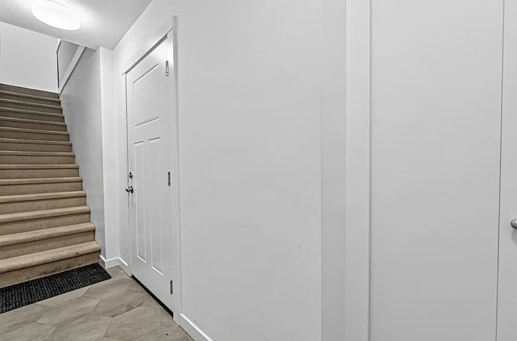 17 2560 PITT RIVER ROAD, Port Coquitlam, BC — Residential for Sale - Photo 2