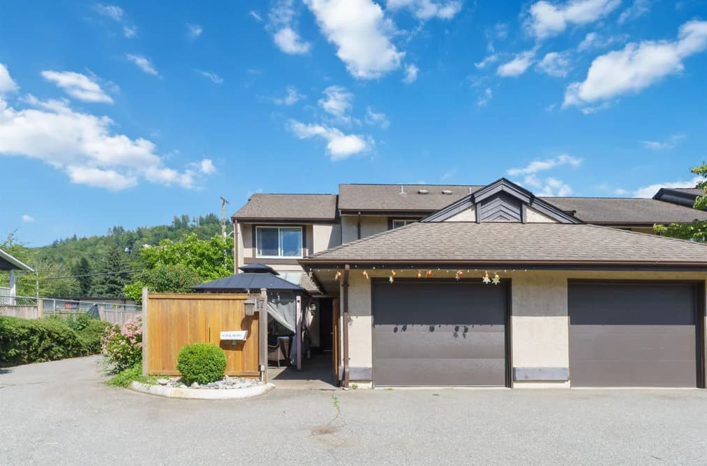17 34755 OLD YALE ROAD, Abbotsford, BC — Residential for Sale - Photo 2