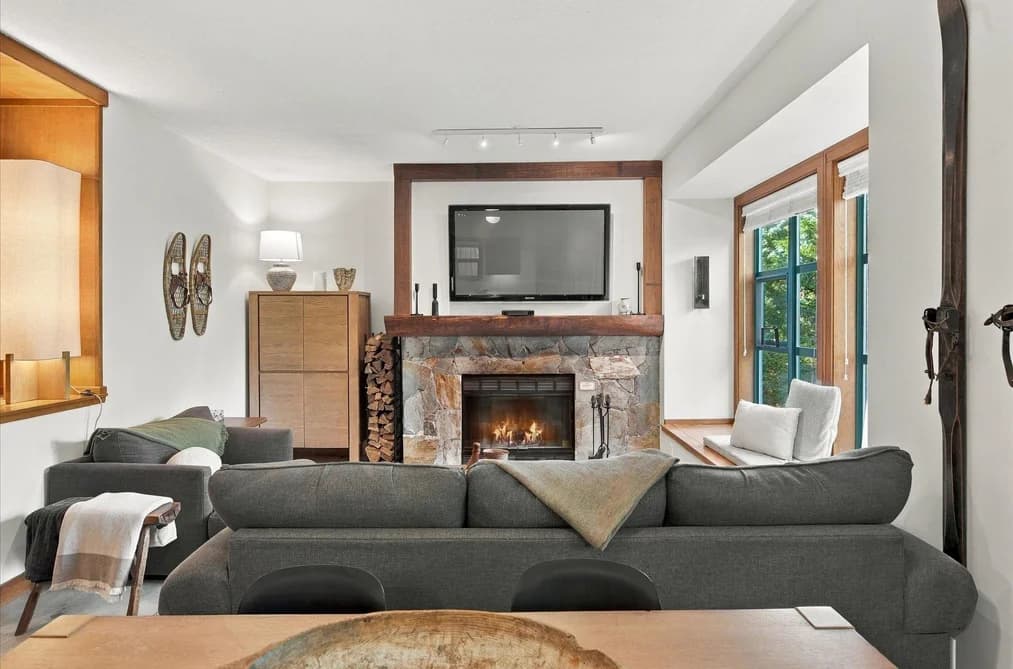 17 4652 BLACKCOMB WAY, Whistler, BC — Residential for Sale - Photo 2