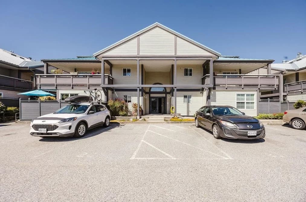 17 689 PARK ROAD, Gibsons, BC — Residential for Sale - Photo 2