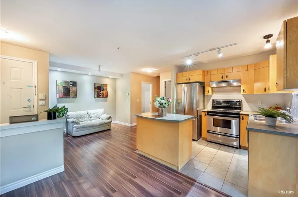 17 7488 SOUTHWYNDE AVENUE, Burnaby, BC — Residential for Sale - Main Photo
