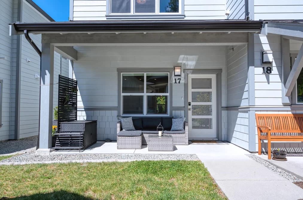 17 950 WOODSWORTH ROAD, Gibsons, BC — Residential for Sale - Photo 2