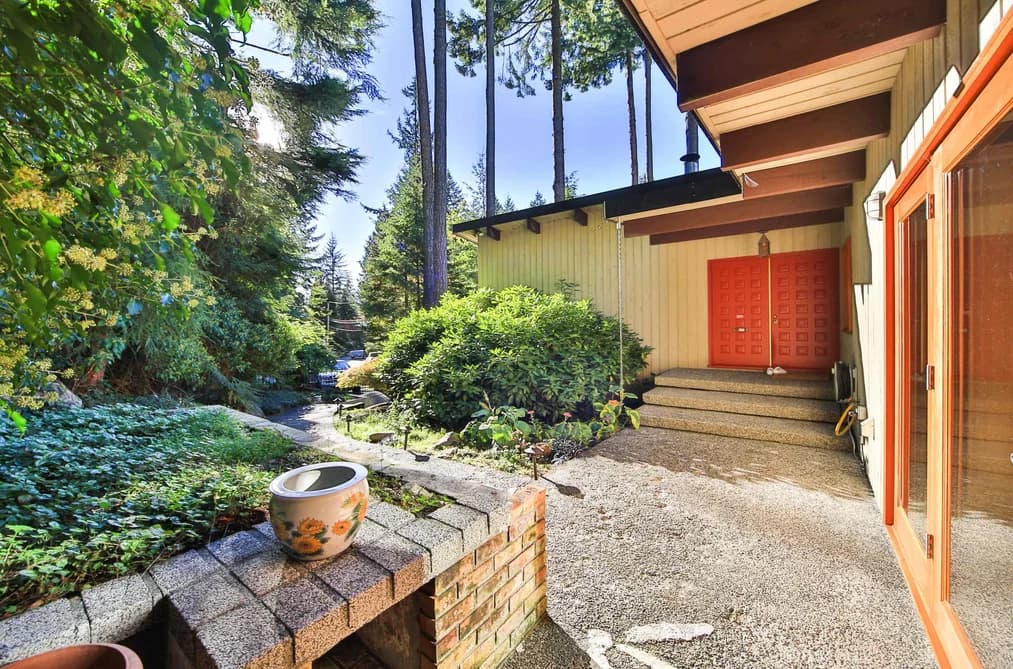 170 HIGHVIEW PLACE, Lions Bay, BC — Residential for Sale - Photo 2