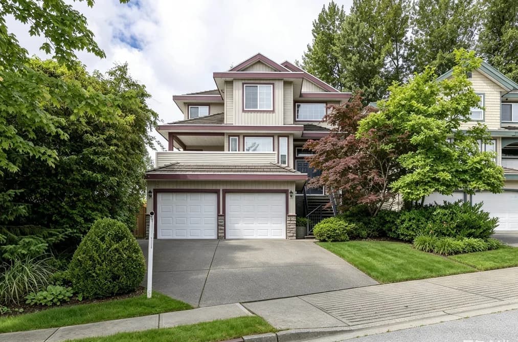 1700 PADDOCK DRIVE, Coquitlam, BC — Residential for Sale - Photo 2
