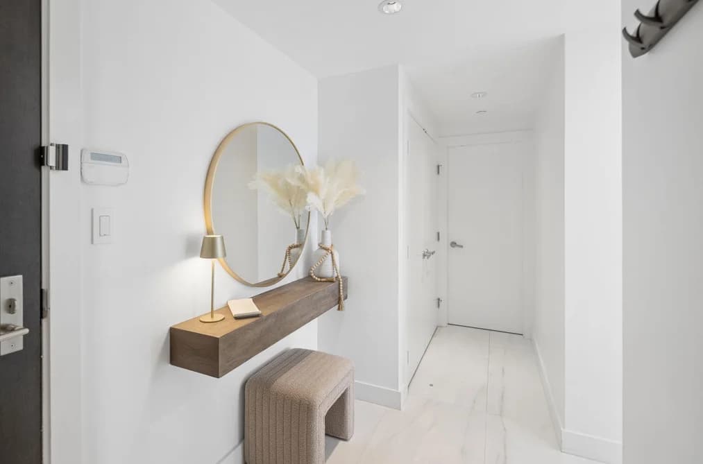 1701 1372 SEYMOUR STREET, Vancouver, BC — Residential for Sale - Photo 2