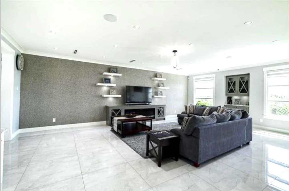 17012 57 AVENUE, Surrey, BC — Residential for Sale - Photo 2