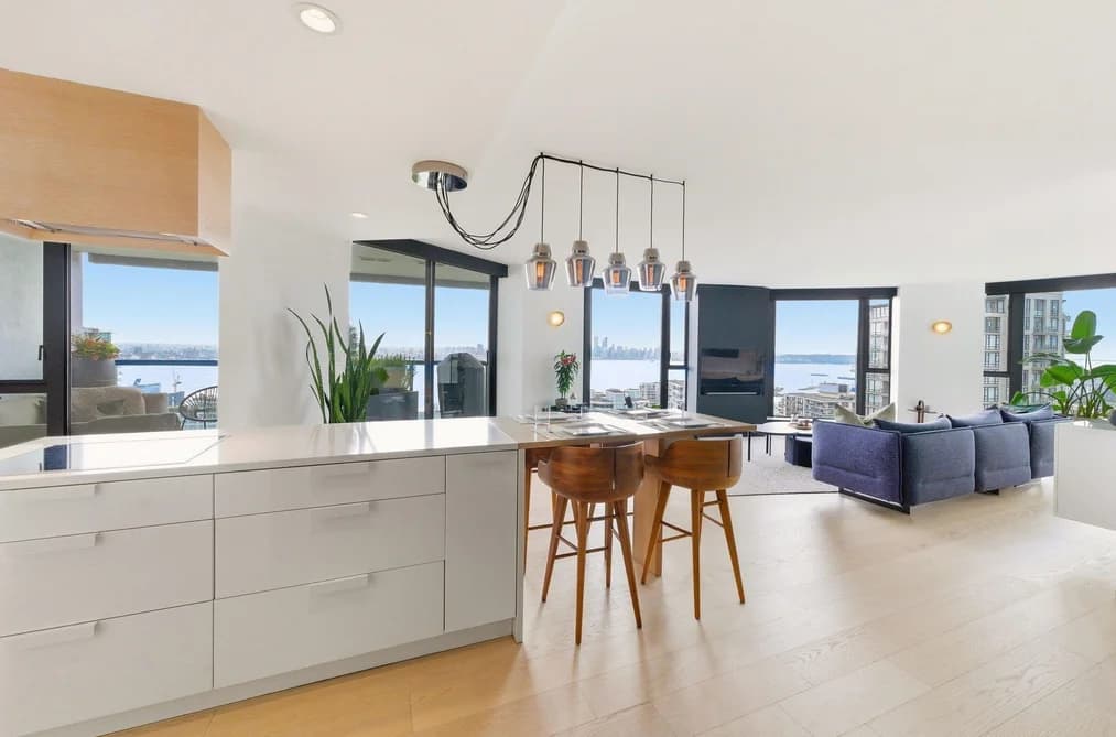 1702 120 W 2ND STREET, North Vancouver, BC — Residential for Sale - Photo 2