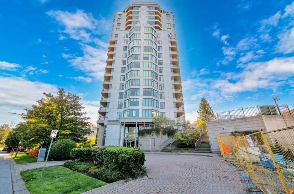 1702 13880 101ST AVENUE, Surrey, BC — Residential for Sale - Photo 2