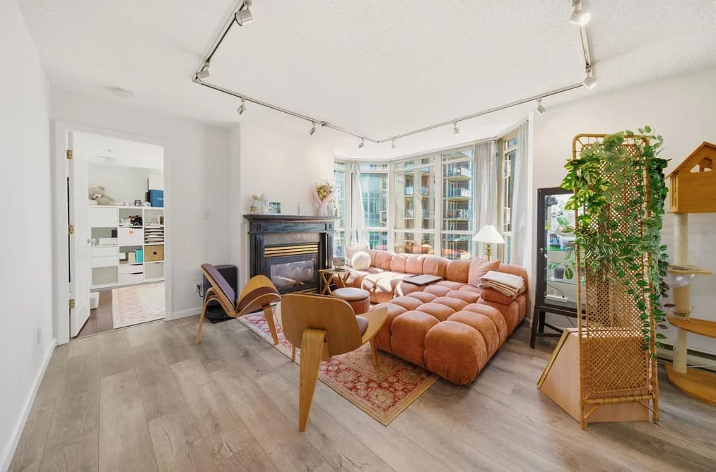 1705 867 HAMILTON STREET, Vancouver, BC — Residential for Sale - Photo 2