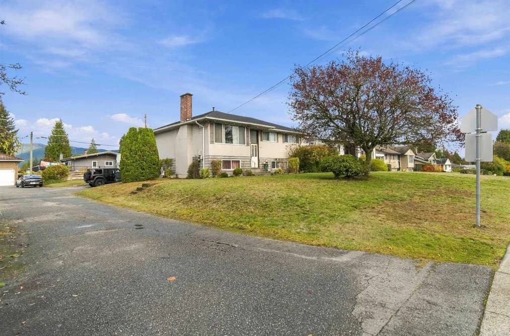 1711 Grover Avenue, Coquitlam, BC - MLS: R3179678 - Photo 2 1711 Grover Avenue, Coquitlam, BC - MLS: R3179678 - Photo 2