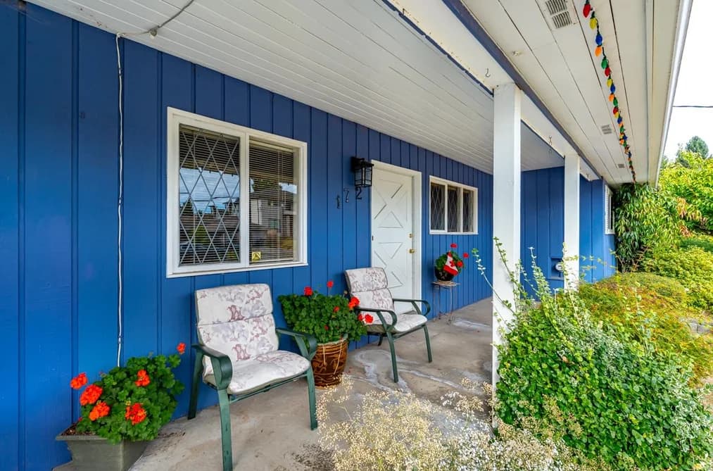 1721 BOWMAN AVENUE, Coquitlam, BC — Residential for Sale - Photo 2