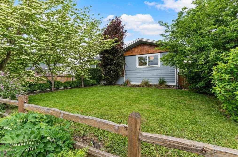 1723 AGASSIZ AVENUE, Agassiz, BC — Residential for Sale - Photo 2