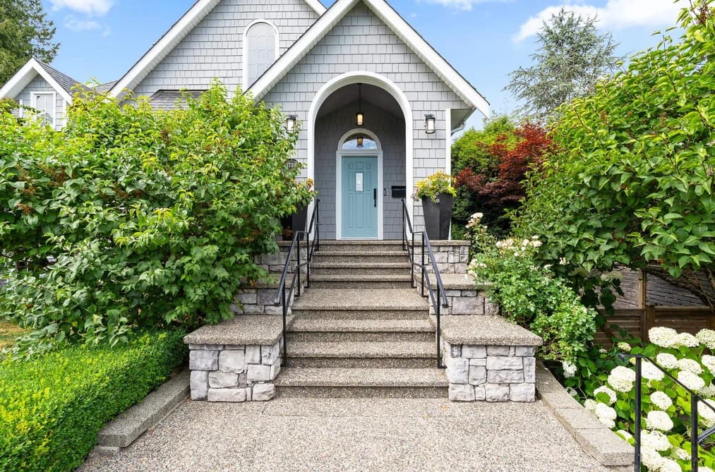 1733 FULTON AVENUE, West Vancouver, BC — Residential for Sale - Photo 2