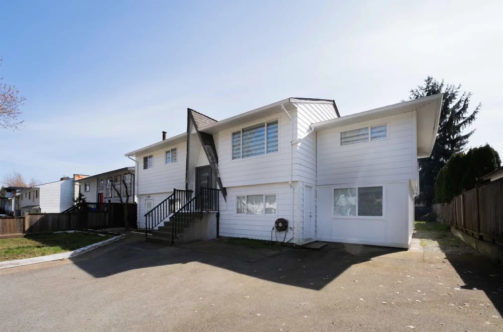 17396 62A AVENUE, Surrey, BC — Residential for Sale - Photo 2