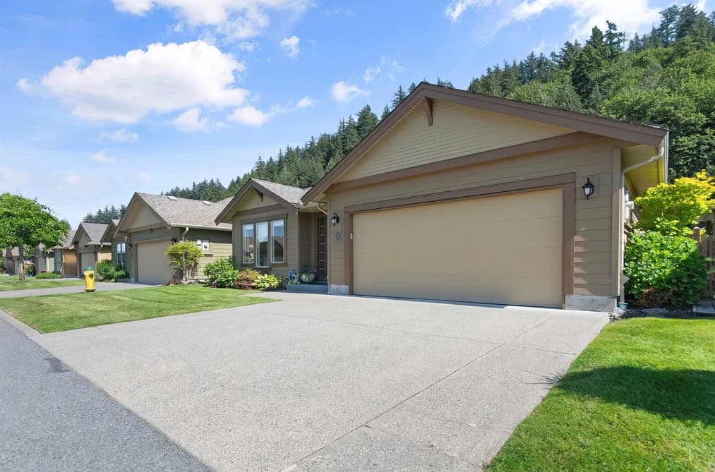 174 46000 THOMAS ROAD, Chilliwack, BC — Residential for Sale - Photo 2