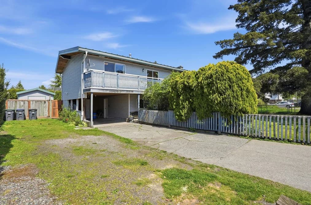 17569 60 AVENUE, Surrey, BC — Residential for Sale - Photo 2