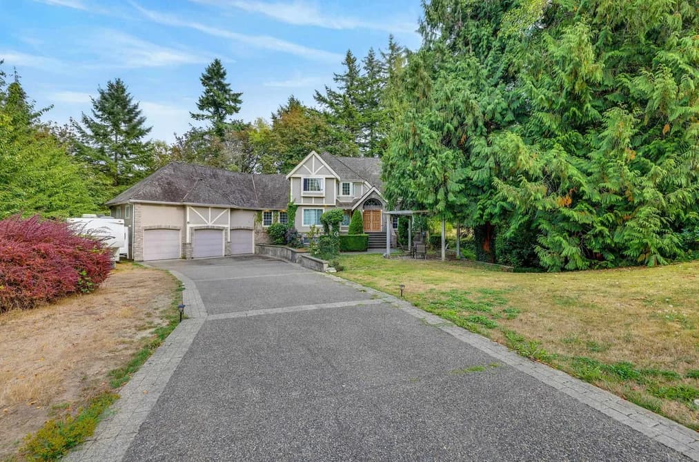 17588 28 Avenue, Surrey, BC - MLS: R3165025 - Photo 2 17588 28 Avenue, Surrey, BC - MLS: R3165025 - Photo 2