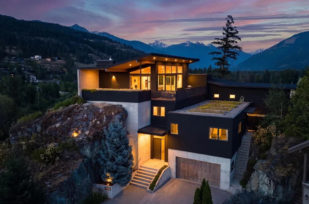 1764 PINEWOOD DRIVE, Pemberton, BC — Residential for Sale - Main Photo