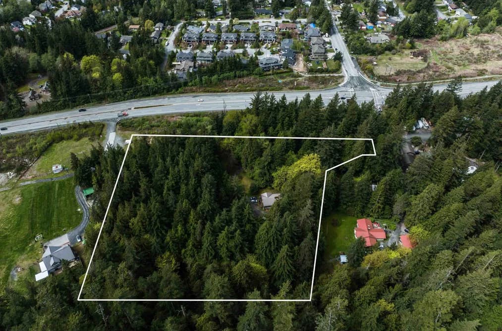 1774 DEPOT ROAD, Squamish, BC — Residential for Sale - Photo 2