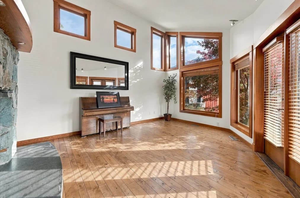 1777 PINEWOOD DRIVE, Pemberton, BC — Residential for Sale - Photo 2