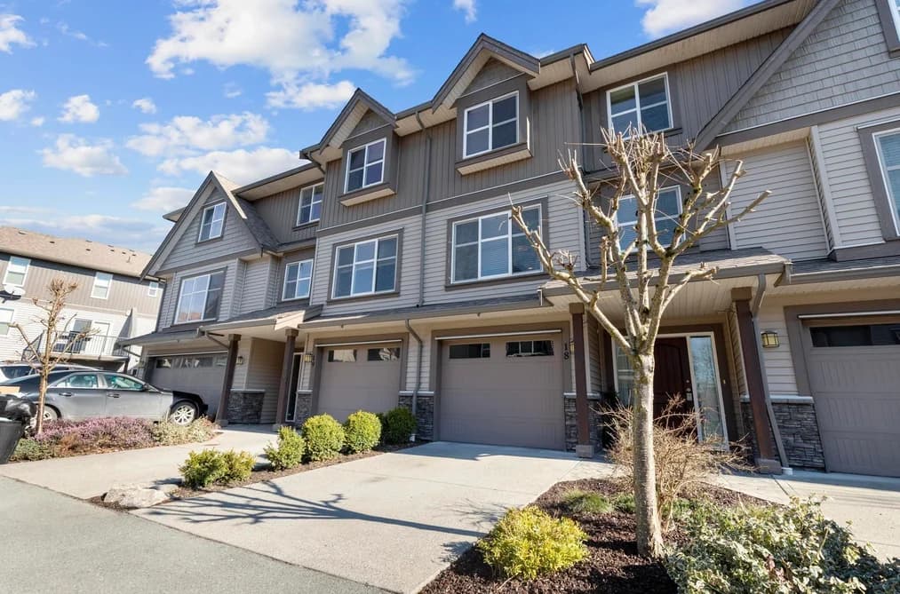 18 45085 WOLFE ROAD, Chilliwack, BC — Residential for Sale - Photo 2