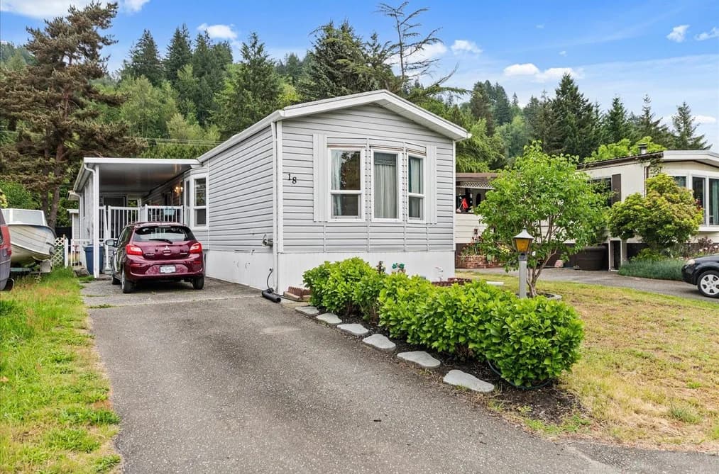 18 46484 CHILLIWACK LAKE ROAD, Chilliwack, BC — Residential for Sale - Main Photo