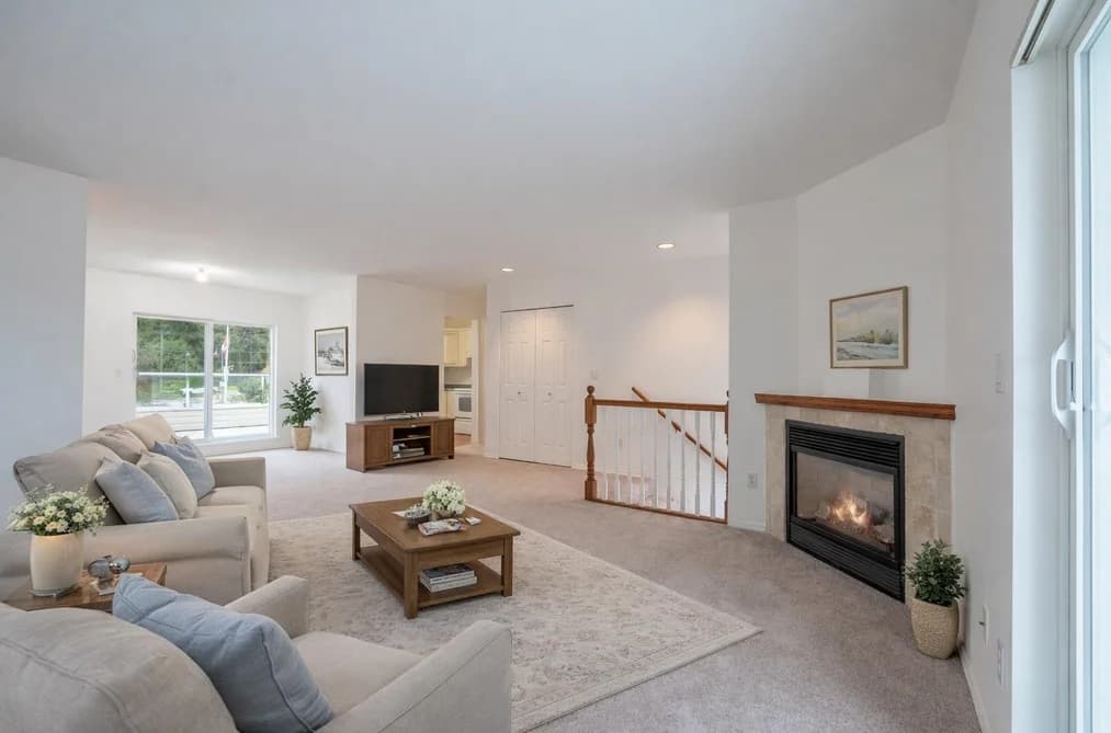 18 5610 TRAIL AVENUE, Sechelt, BC — Residential for Sale - Photo 2