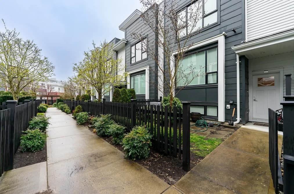 180 2277 OAK MEADOWS DRIVE, Surrey, BC — Residential for Sale - Main Photo