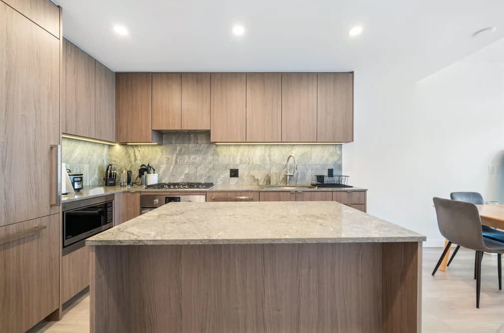 1806 626 CLAREMONT STREET, Coquitlam, BC — Residential for Sale - Photo 2