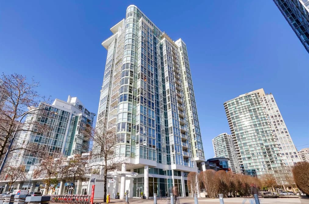 1807 1077 MARINASIDE CRESCENT, Vancouver, BC — Residential for Sale - Main Photo