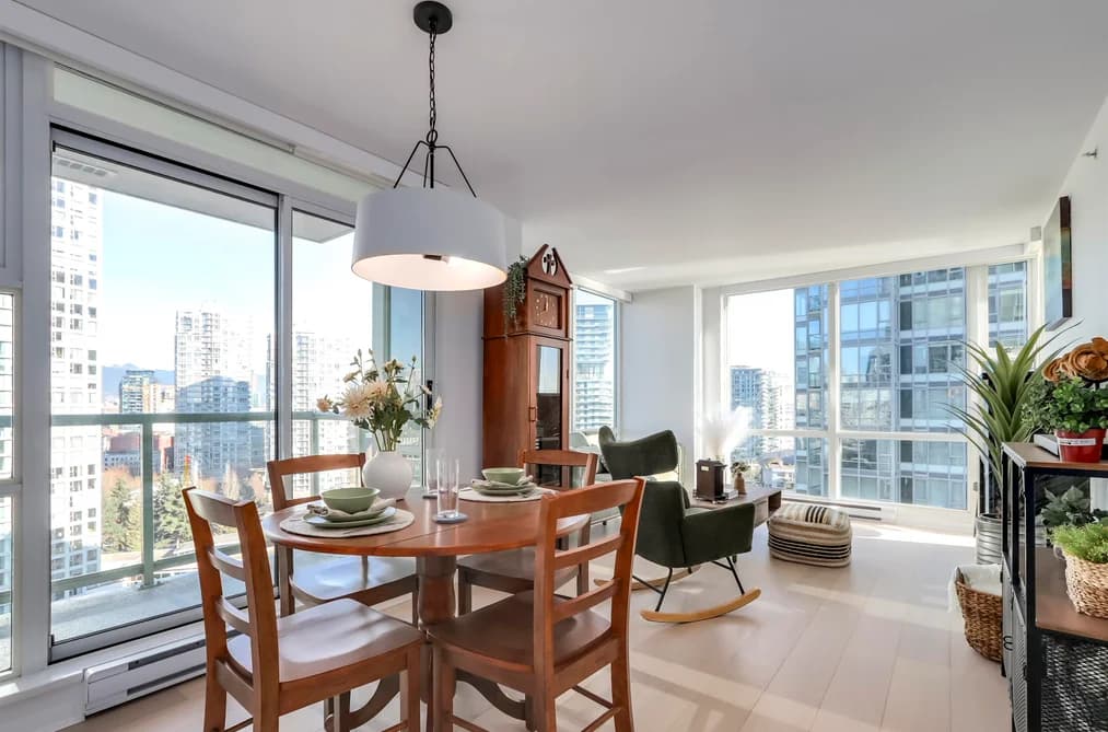 1807 1077 MARINASIDE CRESCENT, Vancouver, BC — Residential for Sale - Photo 2