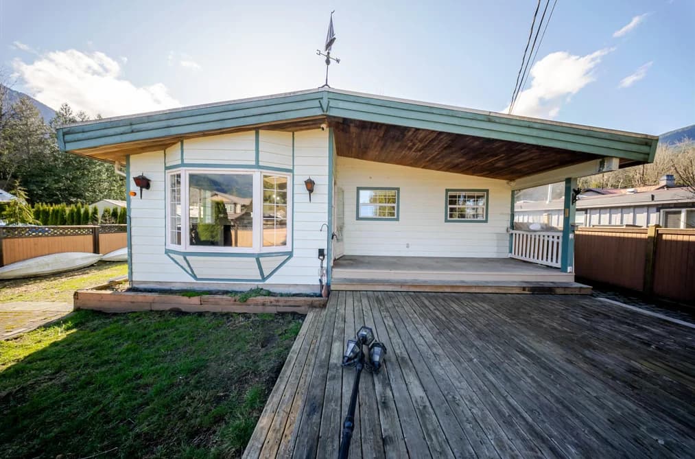 1809 CAROL ROAD, Lindell Beach, BC — Residential for Sale - Photo 2