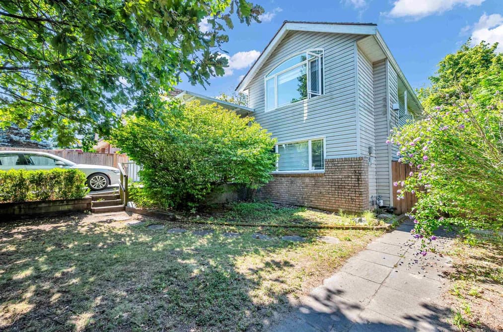 18136 CLAYTONWOOD CRESCENT, Surrey, BC — Residential for Sale - Photo 2