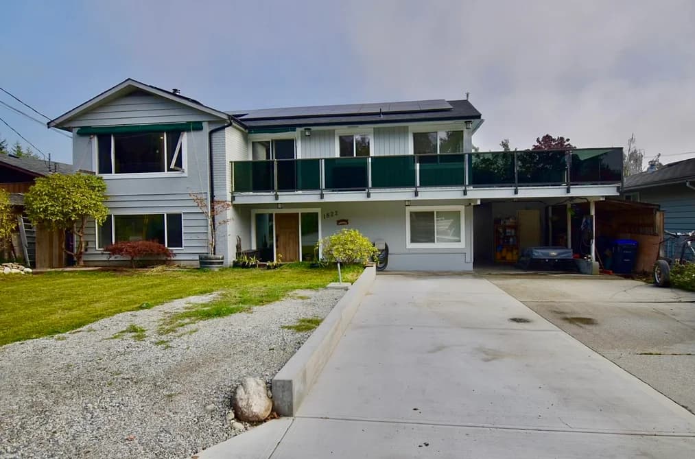 1822 HALL ROAD, Sechelt, BC — Residential for Sale - Main Photo