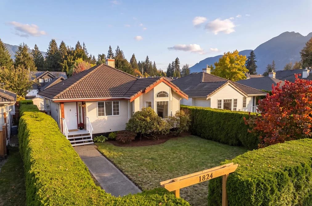 1824 WILLOW CRESCENT, Squamish, BC — Residential for Sale - Main Photo