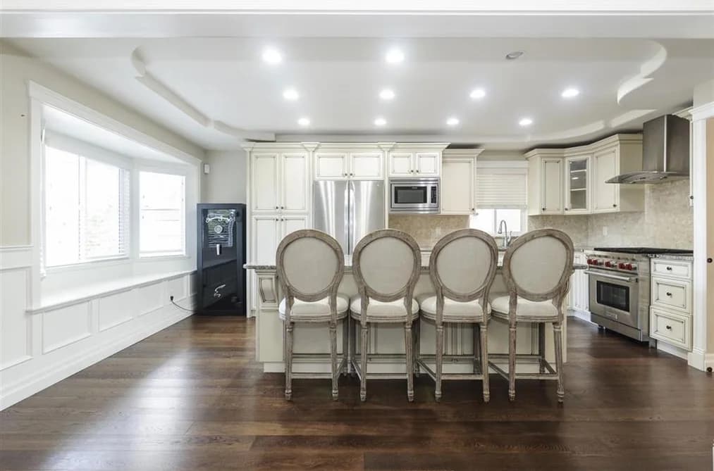 183 N HOWARD AVENUE, Burnaby, BC — Residential for Sale - Photo 2