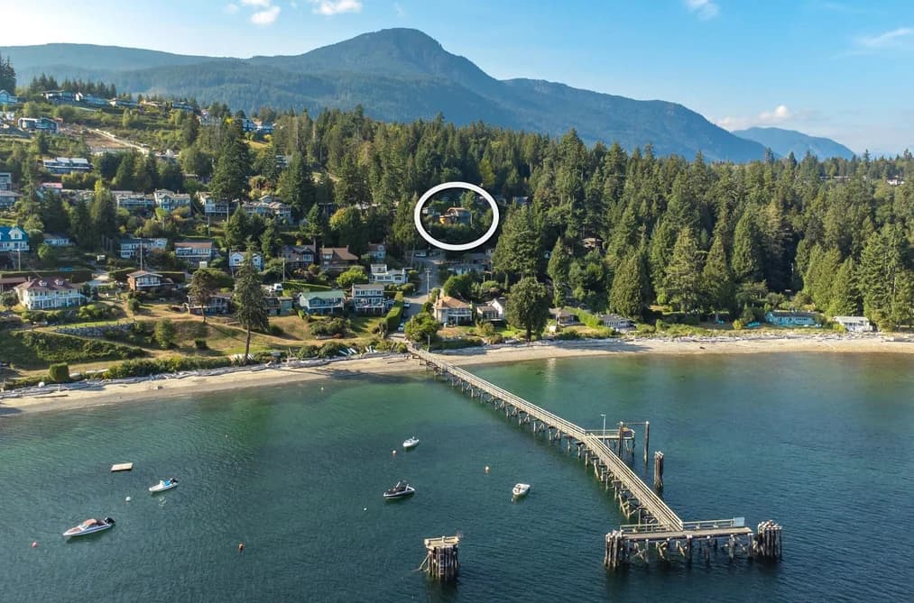 1832 NORTH ROAD, Gibsons, BC — Residential for Sale - Photo 2