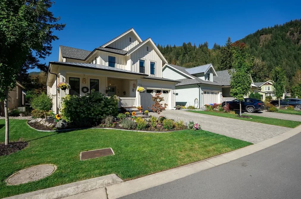 1837 FROSST CREEK CROSSING, Cultus Lake, BC — Residential for Sale - Photo 2
