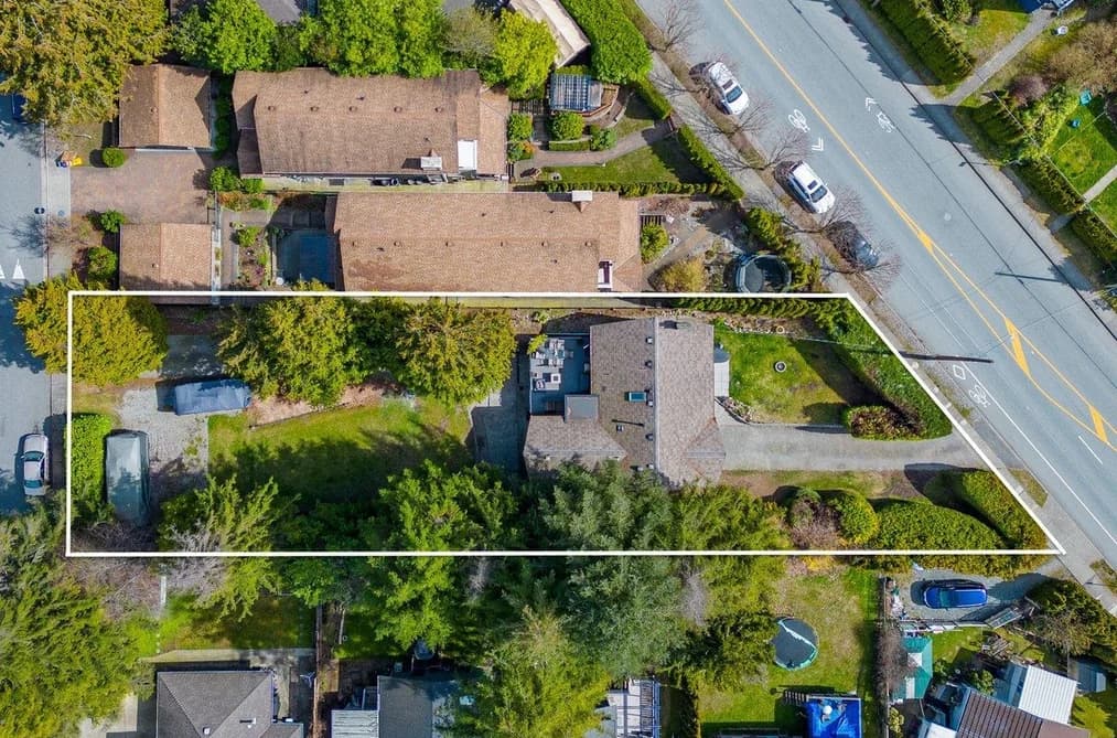 1837 LARSON ROAD, North Vancouver, BC — Residential for Sale - Photo 2