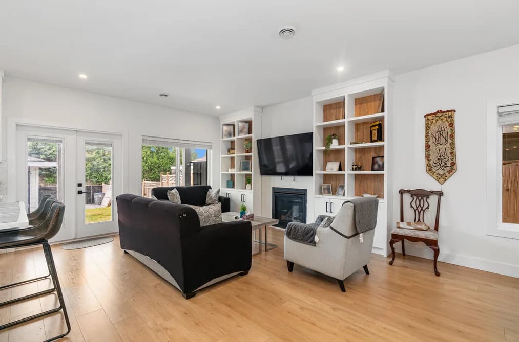 18460 64 AVENUE, Surrey, BC — Residential for Sale - Photo 2