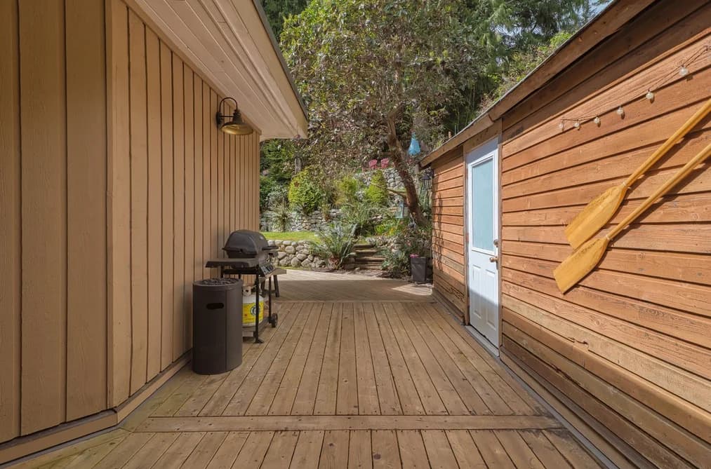 1849 NORTH ROAD, Gibsons, BC — Residential for Sale - Photo 2
