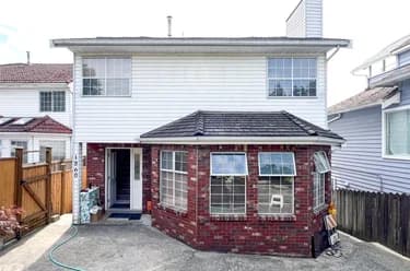 House for sale at 1860 SE Marine Drive Vancouver British Columbia - MLS: R3122293