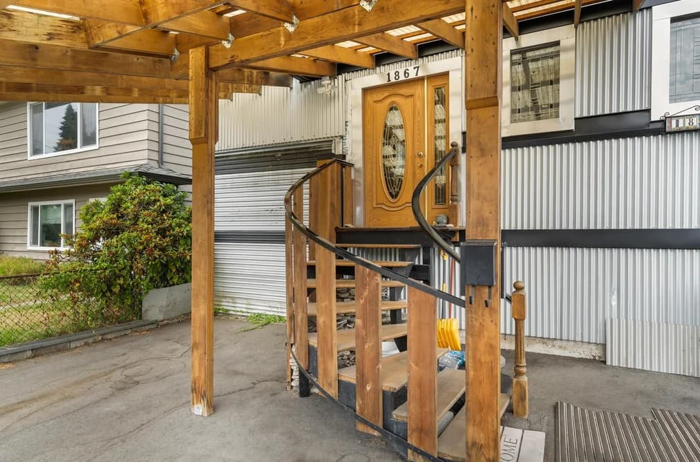 1867 SALISBURY AVENUE, Port Coquitlam, BC — Residential for Sale - Photo 2