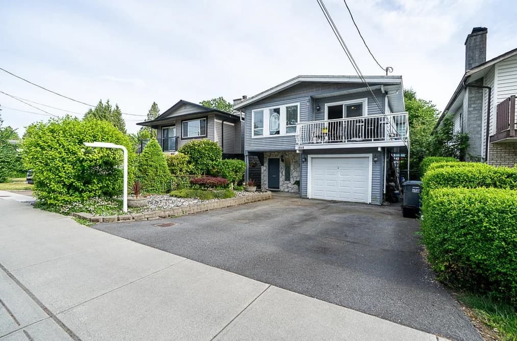1868 COQUITLAM AVENUE, Port Coquitlam, BC — Residential for Sale - Photo 2