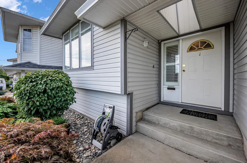 1869 HARBOUR STREET, Port Coquitlam, BC — Residential for Sale - Photo 2
