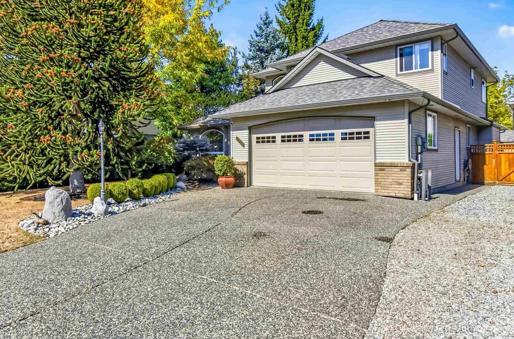 18737 65 AVENUE, Surrey, BC — Residential for Sale - Photo 2